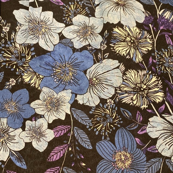 Elie Tahari Siobhan Floral Printed Silk Keyhole Blouse Dark Romantic Top M - Picture 10 of 10